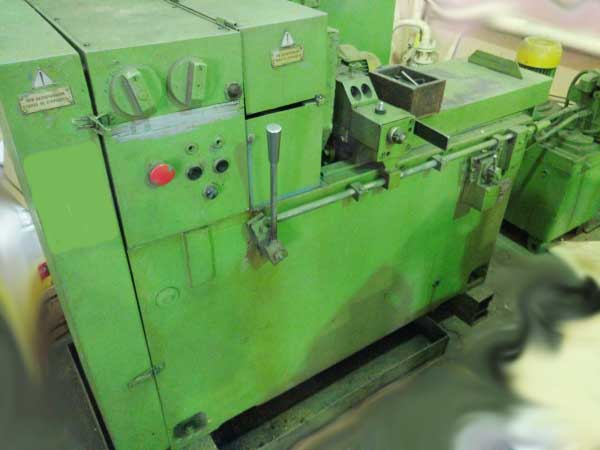 Загальний вигляд резьбонарезного верстата 5992